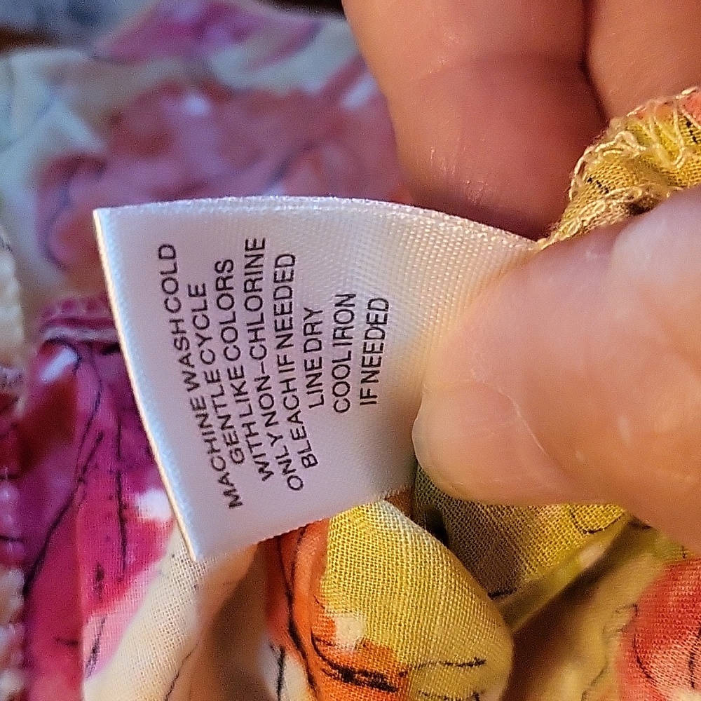 Fun blouse! - Picture 7 of 7